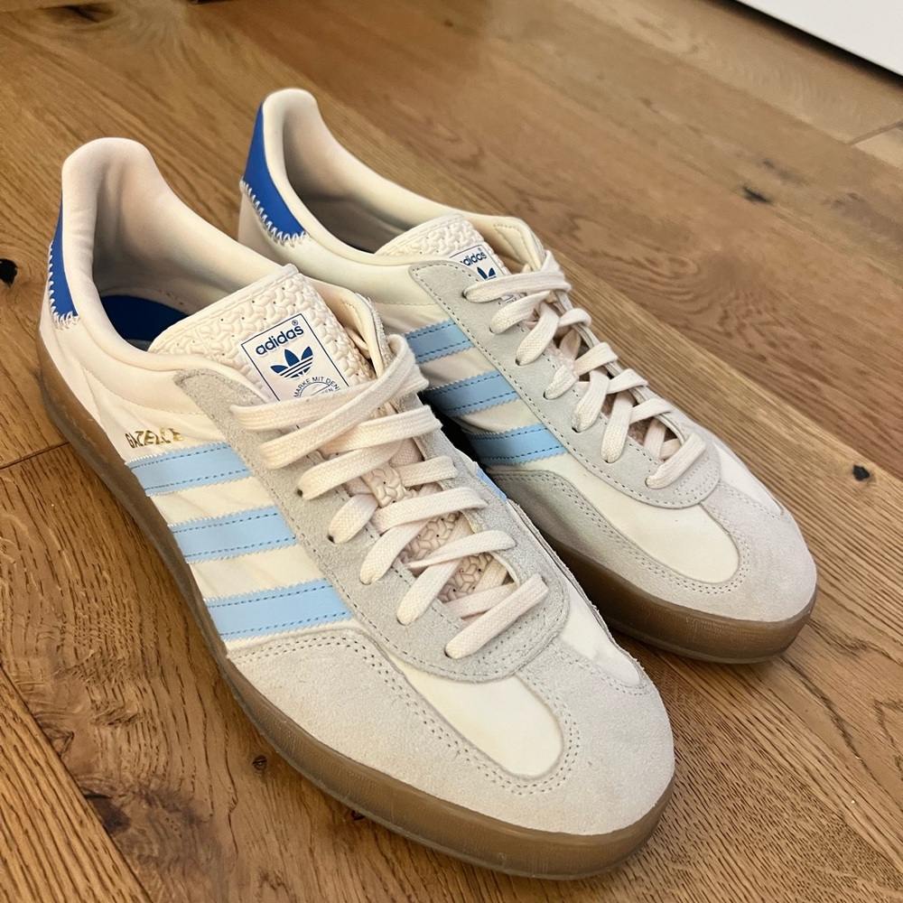 Adidas Men's Gazelle Cream and Blue Sneakers